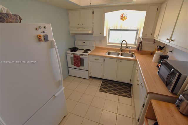 2688 Dudley Drive J, West Palm Beach, FL 33415