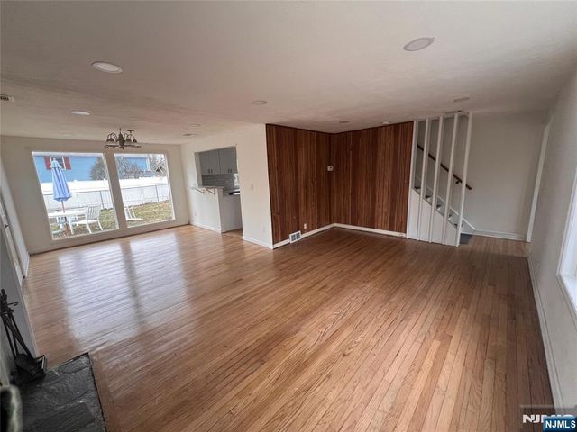 92 Grove Street, Waldwick, NJ 07463