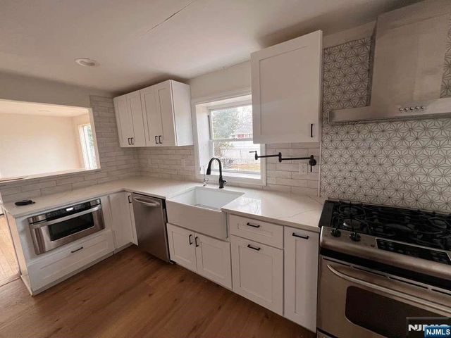 92 Grove Street, Waldwick, NJ 07463