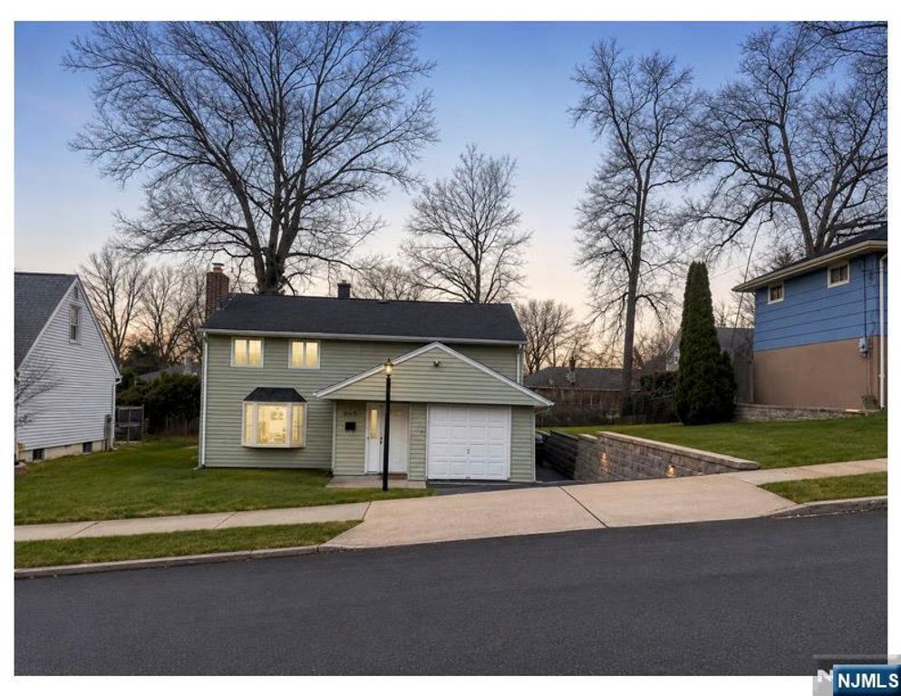 92 Grove Street, Waldwick, NJ 07463