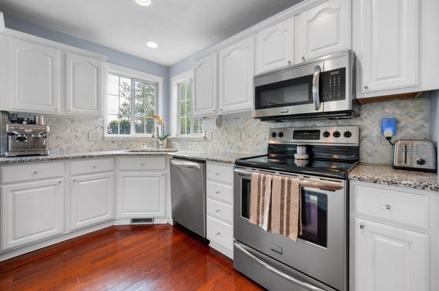 4403 Great Oaks Drive, Grand Blanc, MI 48439