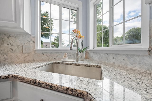 4403 Great Oaks Drive, Grand Blanc, MI 48439