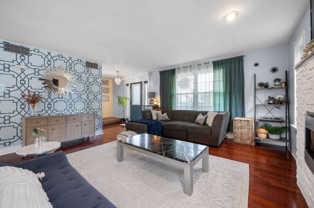 4403 Great Oaks Drive, Grand Blanc, MI 48439
