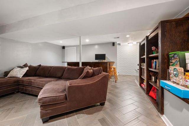 4403 Great Oaks Drive, Grand Blanc, MI 48439