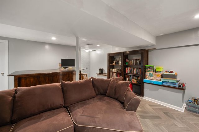 4403 Great Oaks Drive, Grand Blanc, MI 48439