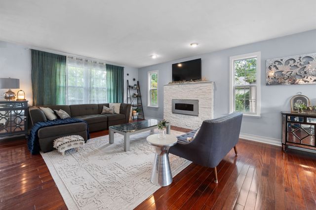 4403 Great Oaks Drive, Grand Blanc, MI 48439