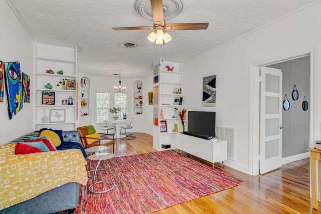 2552 Liberty Avenue, Beaumont, TX 77702