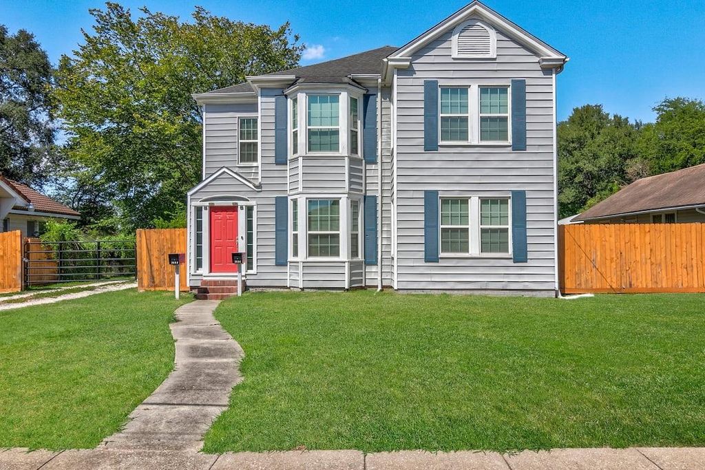 2552 Liberty Avenue, Beaumont, TX 77702