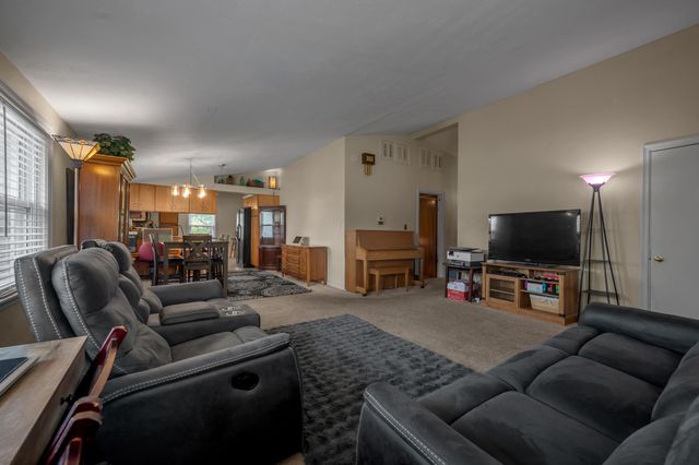 861 Chestnut Drive, Frankfort, KY 40601