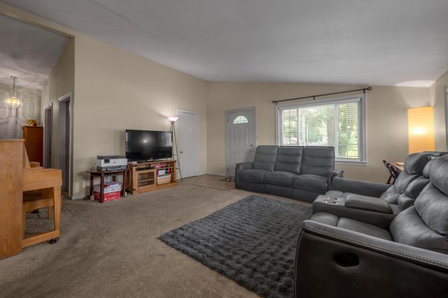 861 Chestnut Drive, Frankfort, KY 40601