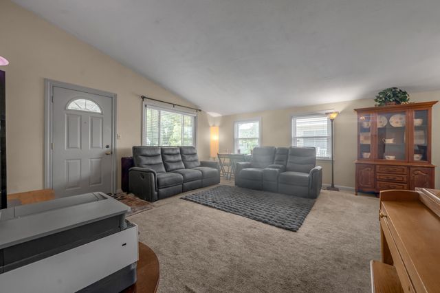 861 Chestnut Drive, Frankfort, KY 40601