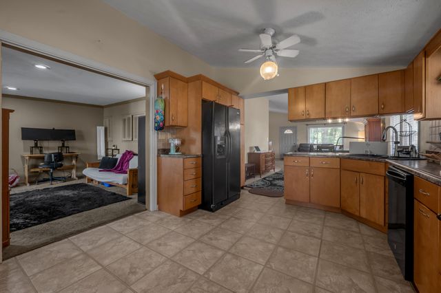 861 Chestnut Drive, Frankfort, KY 40601