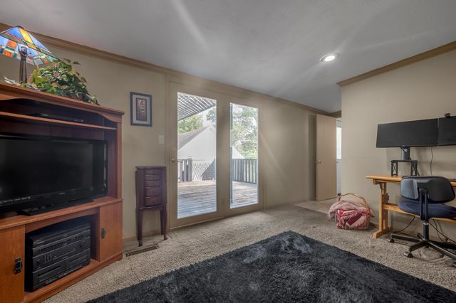 861 Chestnut Drive, Frankfort, KY 40601
