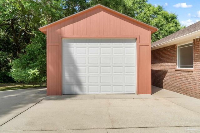 9944 Eleral Dr, Pensacola, FL 32526