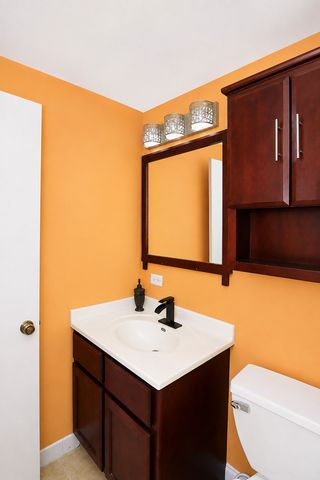 1103 N MILL Street 104, Naperville, IL 60563