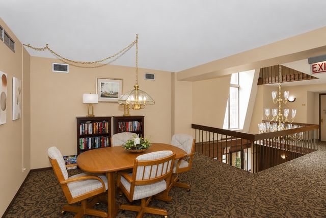 1103 N MILL Street 104, Naperville, IL 60563