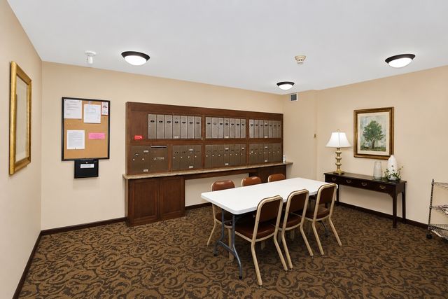 1103 N MILL Street 104, Naperville, IL 60563