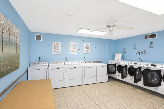 1103 N MILL Street 104, Naperville, IL 60563