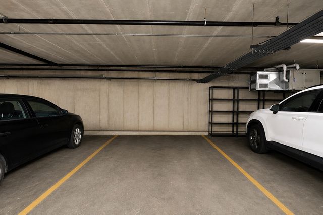 1103 N MILL Street 104, Naperville, IL 60563