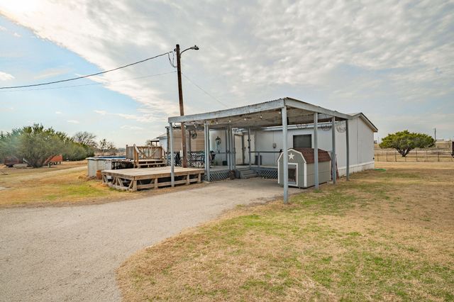 1565 County Road 233, Stephenville, TX 76401