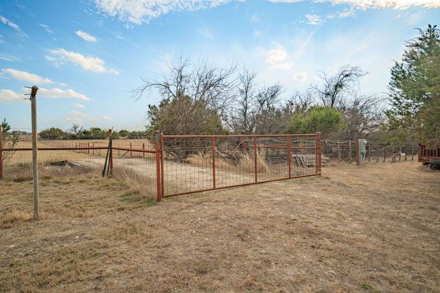 1565 County Road 233, Stephenville, TX 76401