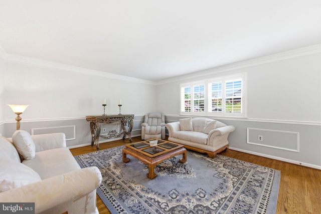1525 CAROLINE DR, Aston, PA 19014