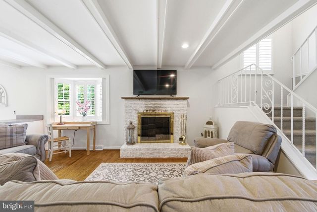 1525 CAROLINE DR, Aston, PA 19014