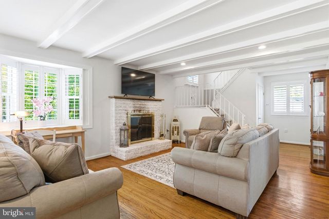 1525 CAROLINE DR, Aston, PA 19014