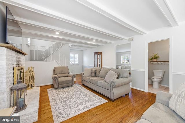 1525 CAROLINE DR, Aston, PA 19014
