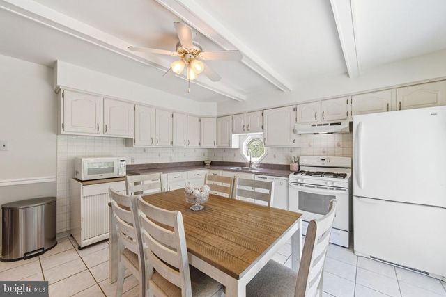 1525 CAROLINE DR, Aston, PA 19014
