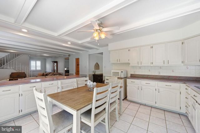 1525 CAROLINE DR, Aston, PA 19014