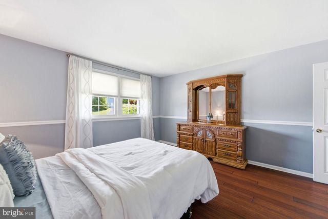 1525 CAROLINE DR, Aston, PA 19014