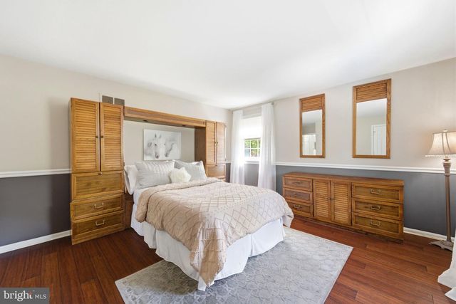 1525 CAROLINE DR, Aston, PA 19014