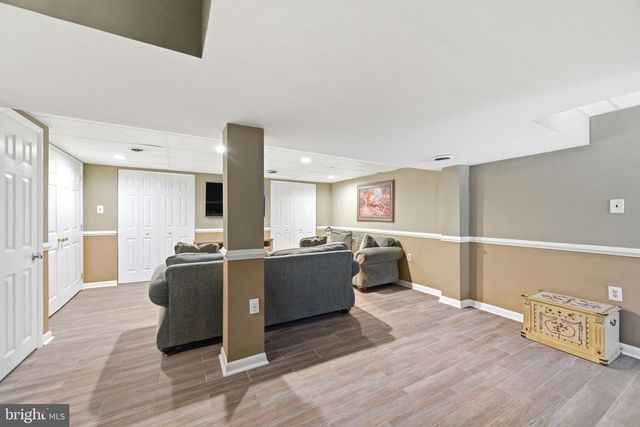 1525 CAROLINE DR, Aston, PA 19014