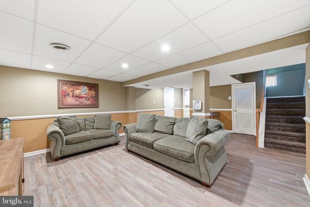 1525 CAROLINE DR, Aston, PA 19014