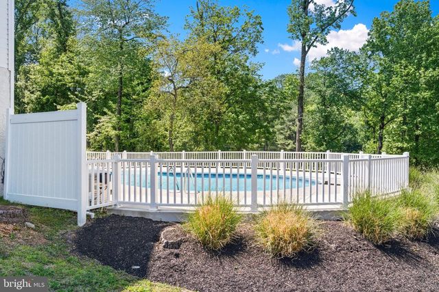 1525 CAROLINE DR, Aston, PA 19014