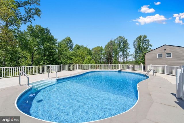 1525 CAROLINE DR, Aston, PA 19014