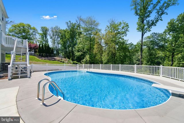1525 CAROLINE DR, Aston, PA 19014