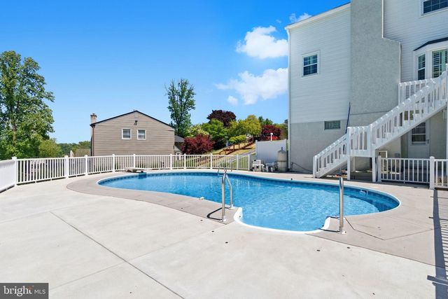 1525 CAROLINE DR, Aston, PA 19014