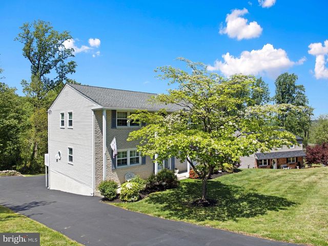 1525 CAROLINE DR, Aston, PA 19014