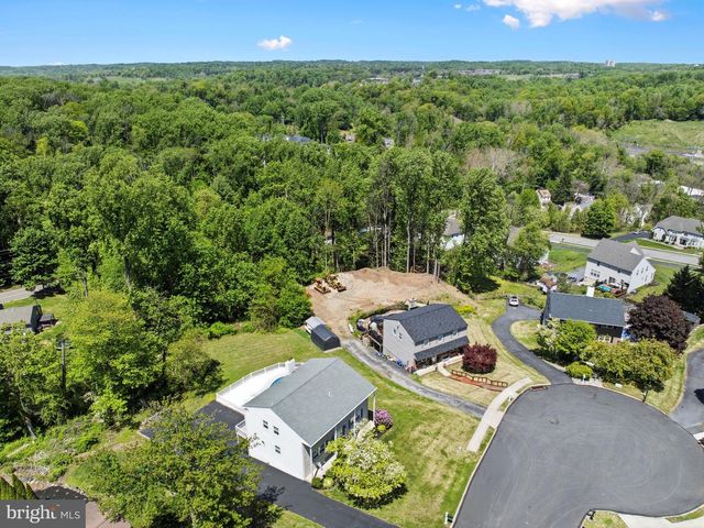 1525 CAROLINE DR, Aston, PA 19014