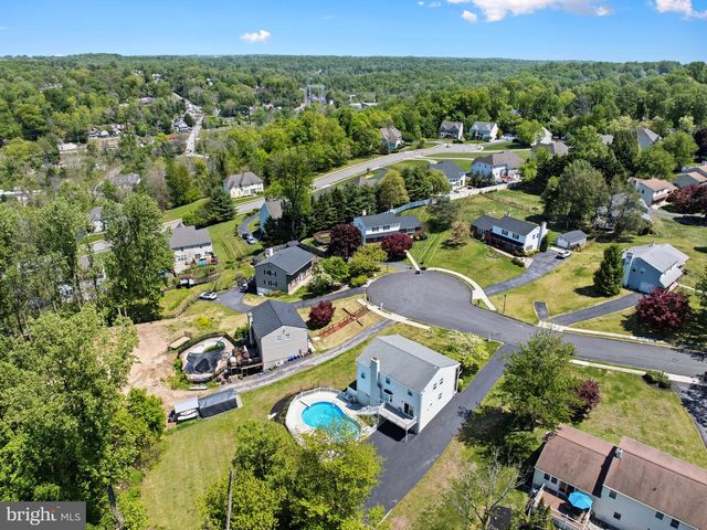 1525 CAROLINE DR, Aston, PA 19014