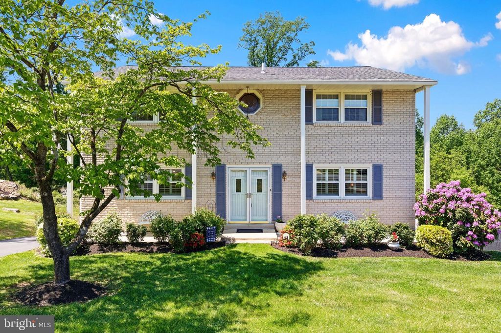 1525 CAROLINE DR, Aston, PA 19014