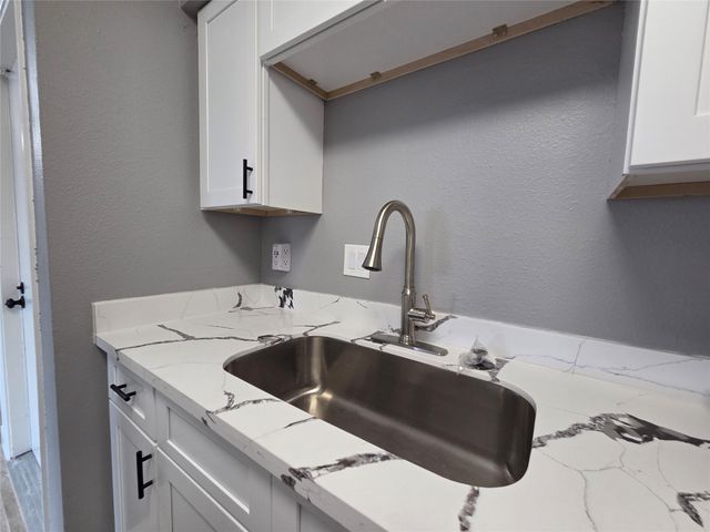 8421 Hearth Drive 31, Houston, TX 77054