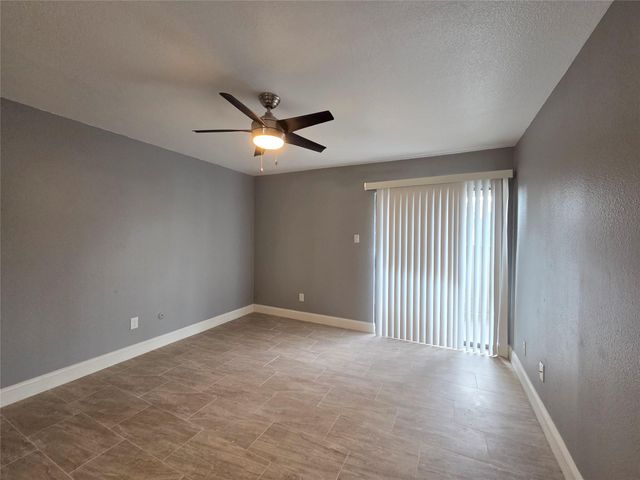 8421 Hearth Drive 31, Houston, TX 77054