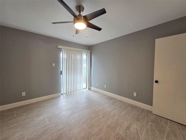 8421 Hearth Drive 31, Houston, TX 77054