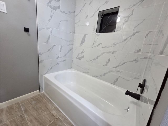 8421 Hearth Drive 31, Houston, TX 77054