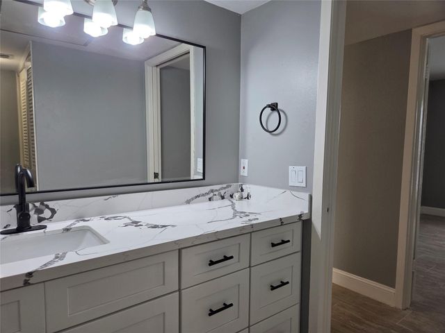 8421 Hearth Drive 31, Houston, TX 77054