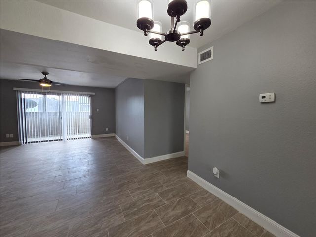 8421 Hearth Drive 31, Houston, TX 77054