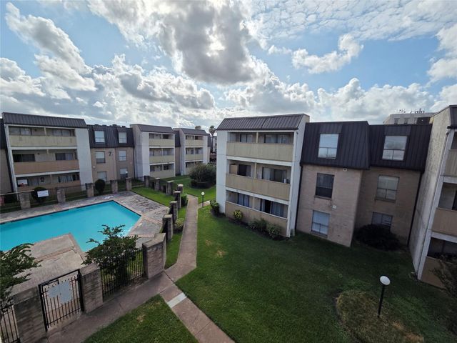 8421 Hearth Drive 31, Houston, TX 77054